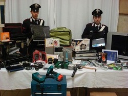 Toscana/ Borgo S.L., ladro incastrato da impronta di 25 anni fa