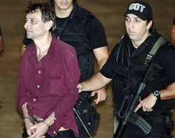 Battisti, giorno cruciale: ex terrorista è “magro e debilitato”