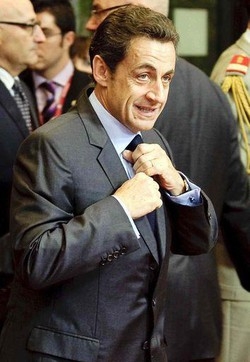 Berlusconi/Sarkozy chiama premier per accertarsi stato salute