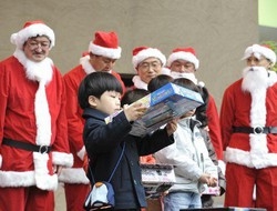 Natale/ Allarme giocattoli non sicuri, in 2009 22 mln sequestrati