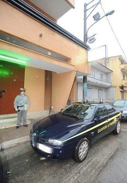 Campania/ Gdf Salerno sequestra 5 tonnellate di botti proibiti