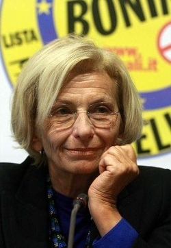 Regionali/ Bindi spariglia: primarie. Ma Bersani incorona Bonino