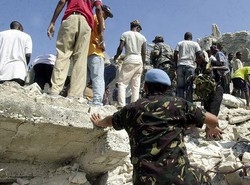 Haiti/ Migliaia di sopravvissuti tentano di lasciare il paese