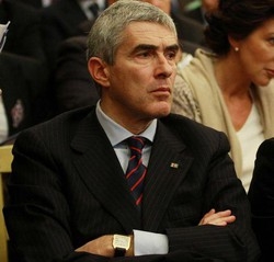 Regionali/ Pdl-Udc trattano su Puglia.Via all’intesa in Calabria