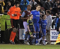 Calcio/Premier:nel suo giorno più duro Terry fa volare il Chelsea