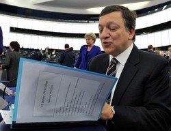 Crisi/ Barroso: euro resta nostro strumento,non è in discussione