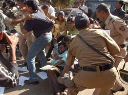 In India violenze per ritratto blasfemo Cristo: 2 chiese bruciate