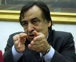 Berlusconi/ Idv insiste: E’ un golpe, Napolitano difenda giudici