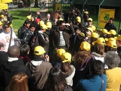 Per gli immigrati oggi rivoluzione in giallo: migliaia in piazza