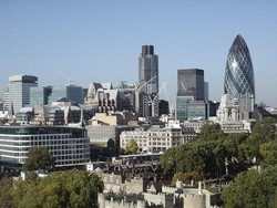 Gb/ Vasto incendio a Londra in edificio del distretto finanziario