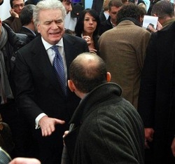 Pdl/ Pd contro Verdini: Parole vergonose su Abruzzo, chieda scusa