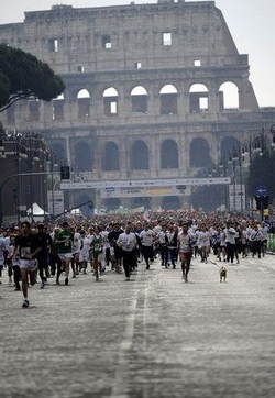 Atletica/ Maratona di Roma: Gena come Bikila, vince a piedi nudi