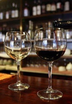 Salute/ L’alcol? Se se ne beve poco fa bene anche a cuore malato
