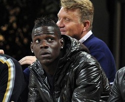Calcio/ Balotelli: Mi scuso con l’Inter, io il primo a soffrire