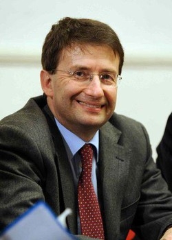 Pd/ Franceschini: Nessun assedio a Bersani ma serve linea chiara