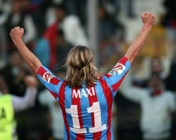 Calcio/ Catania-Palermo 2-0, doppietta Maxi Lopez decide derby