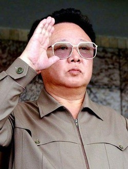 Nordcorea/ Kim Jong-Il… vero simbolo della moda globale