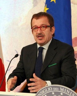 Servizi/ Maroni: Io sarei pedinato? E’ una bufala