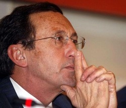 Pdl/ Senatori finiani: Nè scissioni o voto anticipato