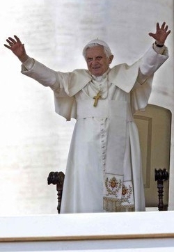 Papa: Chiesa rispetta opinioni di tutti,sia rispettata anche sua
