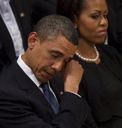 Usa/ Le lacrime di Obama ai funerali di Dorothy Height