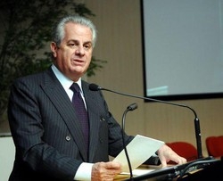 G8/ Scajola terrà conferenza stampa alle 11,30 al ministero