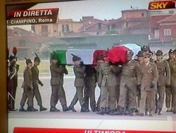Afghanistan/ A Ciampino le salme degli italiani uccisi
