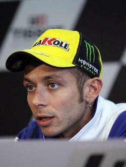 Operaio 42enne da giorni minacciava di morte Valentino Rossi
