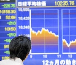 Borsa/ Tokyo in calo, euro sotto 1,19 dollari ai minimi da 2006