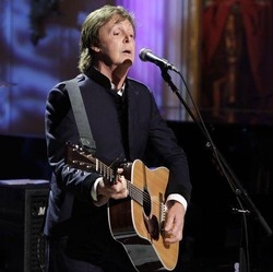 Concerto di McCartney su Youtube per sostenere la lotta all’Aids