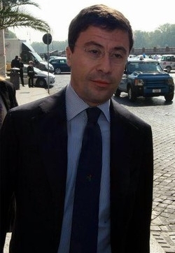 Pdl/Bocchino a testa bassa contro ‘berluschini’, nuova bufera