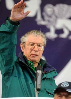 Brancher/ Bossi: Il Colle è il punto che tiene equilibrio Stato