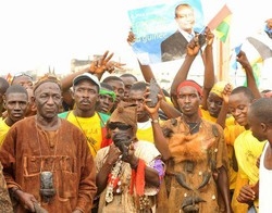 Guinea/ Urne aperte per le prime presidenziali libere del Paese