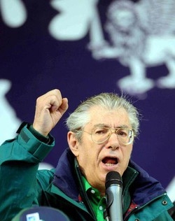 Federalismo/ Bossi in conferenza stampa: Altro passo avanti