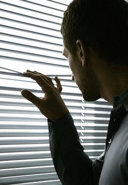 Stalking/ Migliaia le denunce, in un anno oltre mille arresti