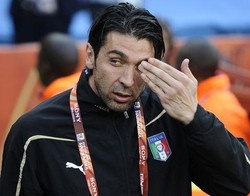 Calcio/ Juve: operato Buffon, domani il punto su tempi recupero