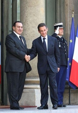 Egitto/ Condizioni di salute di Mubarak si sarebbero aggravate