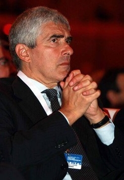 Governo/ Casini: Esecutivo di responsabilità nazionale