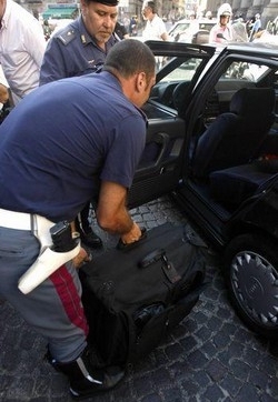 Criminalità, 20 arresti a Lecce: condizionavano il voto