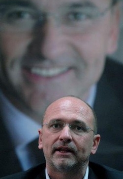 P3/ Cappellacci in Procura a Roma per interrogatorio