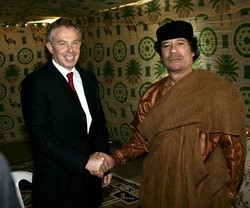 Libia/ Tony Blair di nuovo a Tripoli, “un fratello” per Gheddafi