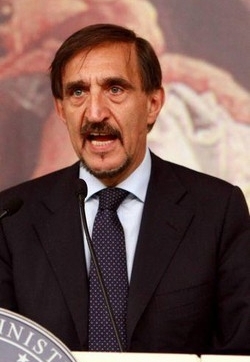 Afghanistan/ La Russa:  Non cambia strategia missione intaliana