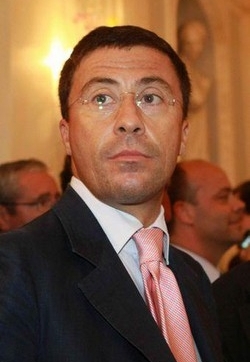 Governo/ Bocchino: Richiesta dimissioni Fini può aprire crisi