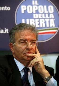 Governo/ Cicchitto: Non chiediamo impeachment, fiducia o voto