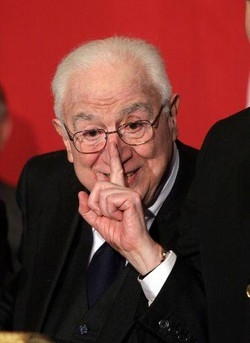 Cossiga/ Napolitano: Omaggio a grande uomo di Stato, un amico