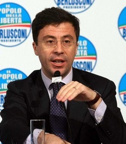 Governo/ Bocchino: Ok Bossi, non c’è motivo per voto anticipato
