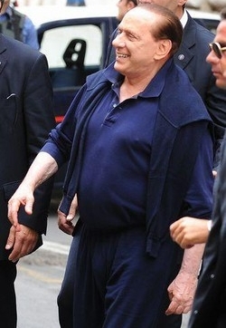 Berlusconi: Andiamo avanti. E boccia ‘ammucchiate’