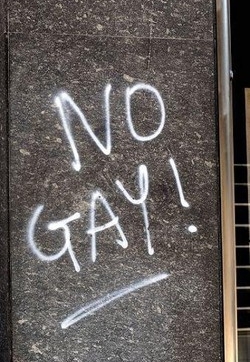 Padova, un’altra aggressione a coppia gay, presi a calci e pugni