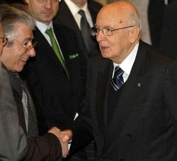 Fini/ Bossi ribadisce: Chiederemo incontro a Napolitano