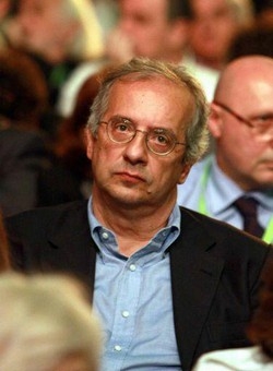 Pd/ Veltroni: Mio contributo per il partito e dentro il partito